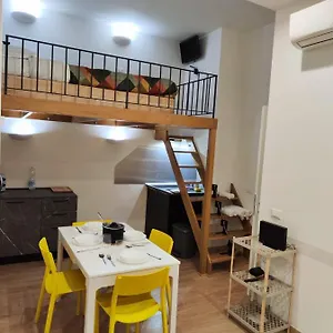 La Casa Di Bibi , Genova Italia